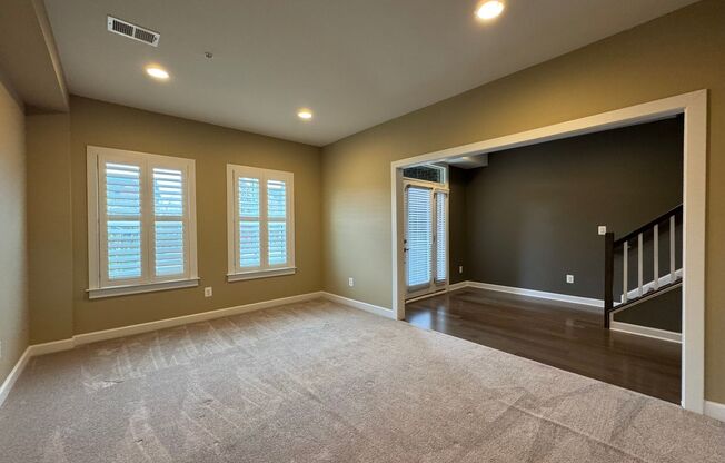 Stunning 4 Level 4 Bed 3/2 Bath Home With Balcony And Deck In Westmoore At Moorefield