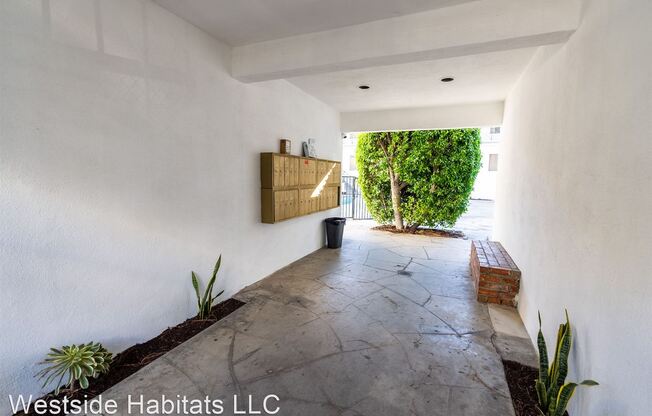 7044 Lanewood- fully renovated unit in Hollywood