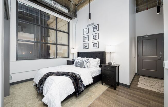 Studio, 1 bath, 605 sqft, $1,230, Unit 301