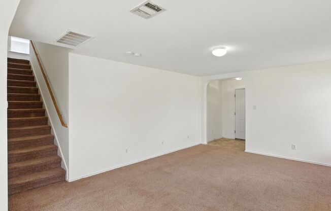 Easy Access to Hwy 90 & Loop 410