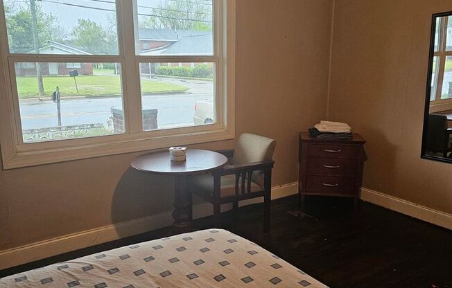 PRIVATE ROOMS