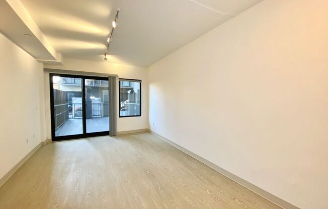 Studio, 1 bath, 338 sqft, $2,905, Unit 750 Harrison St, Unit 605