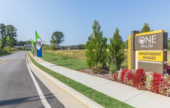 Beautiful One White Oak Entrance in Cumming Apartment Rentals