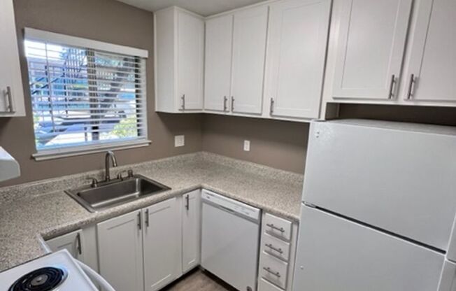 2 beds, 2 baths, 900 sqft, $1,795, Unit 95