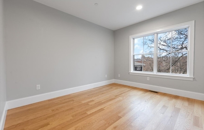 3 beds, 2.5 baths, 2,484 sqft, $5,000, Unit 2