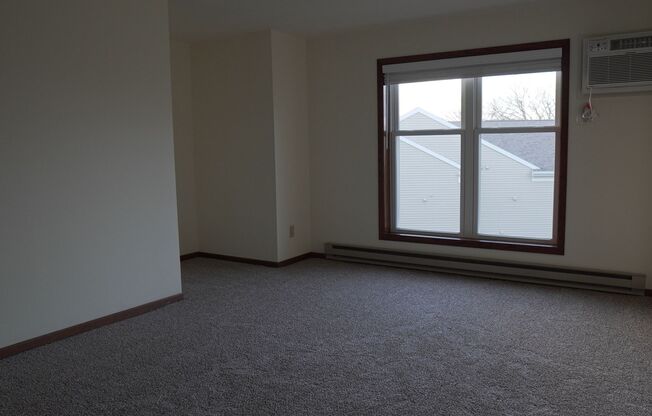 2 beds, 1 bath, 950 sqft, $1,625, Unit 7710RC