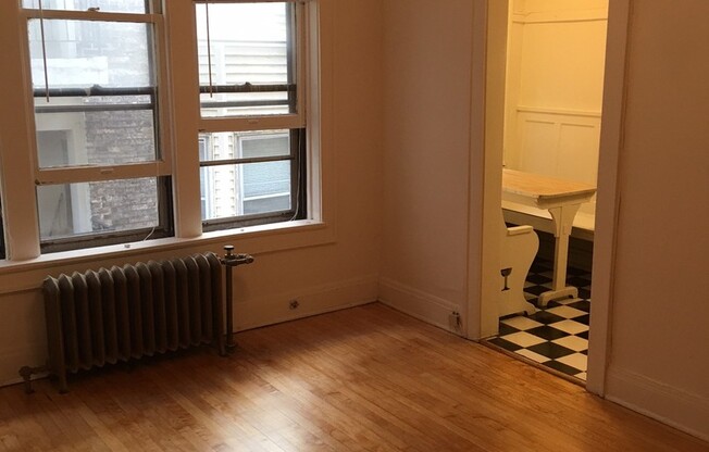Studio, 1 bath, $875, Unit 37