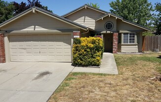 North Laguna Creek/ Elk Grove 3/2, close to schools!  Please see add for viewings!