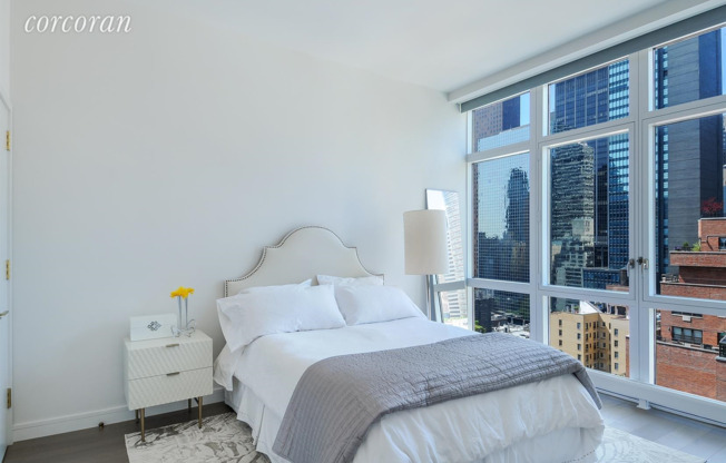 305 E 51 ST