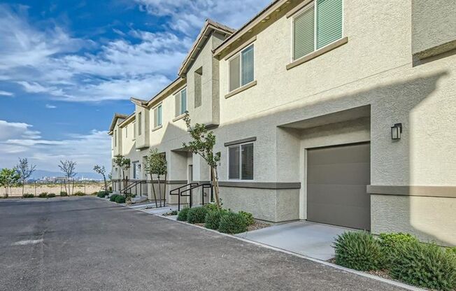Beautiful townhome with amazing amenities, convenience in a desirable community.