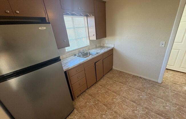 2 Bedroom 1 Bath 2nd floor unit WATER INCLUDED, Lake Worth Beach. NO HOA