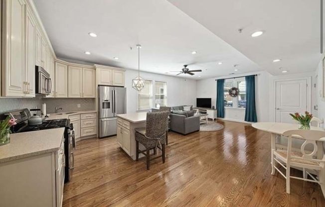 37 COFFEY ST
