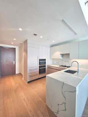 1 bed, 1 bath, 720 sqft, $3,700, Unit 12S