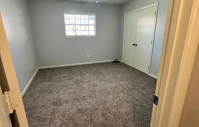 1 bed, 1 bath, 732 sqft, $815, Unit M-8