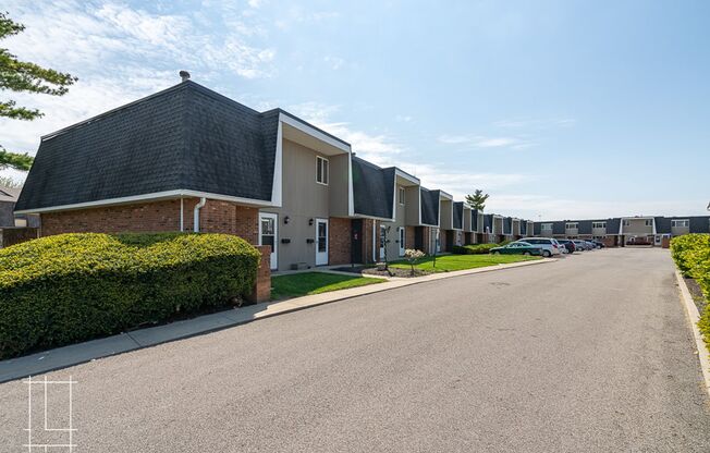 2 beds, 1.5 baths, $1,425, Unit 393 E Buttles Ave Apt. C