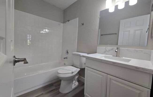 2 beds, 2 baths, 875 sqft, $1,455.5, Unit 5
