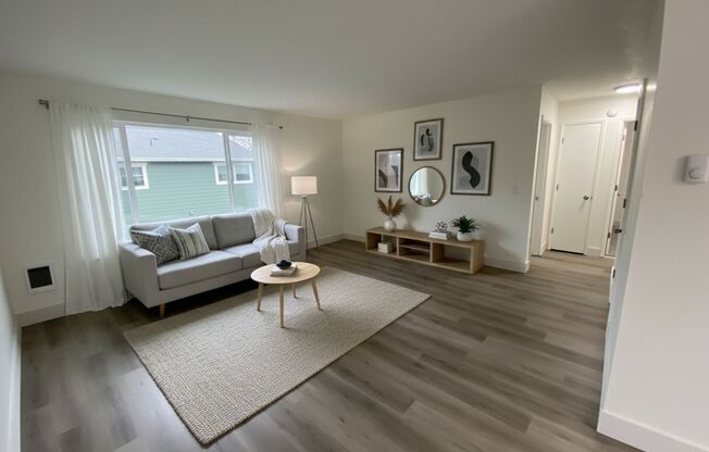 2 beds, 1 bath, 890 sqft, $1,525, Unit 36