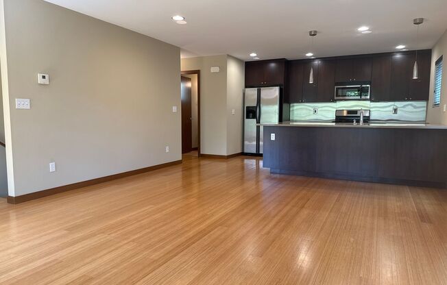 Convenient 3 beds, 2.5 bath in Ballard