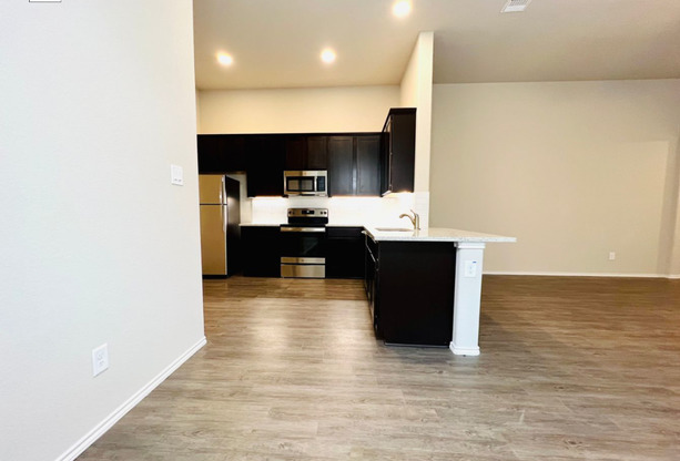 9208 GROFF LNDG