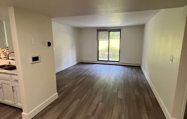 2 beds, 2 baths, 1,050 sqft, $1,670, Unit 1020N