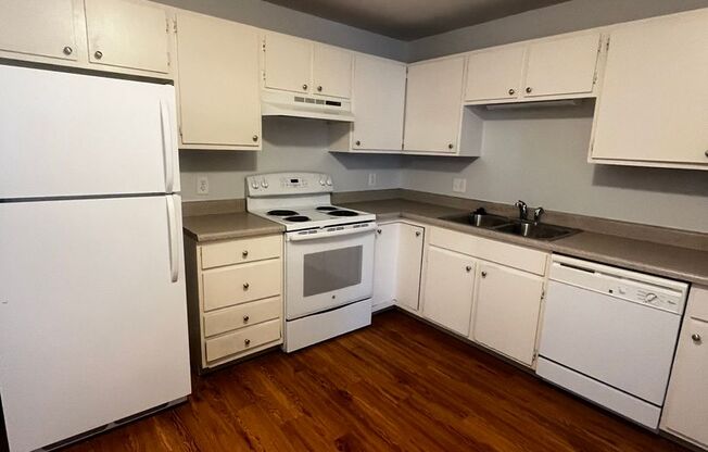 2 beds, 1 bath, $1,495