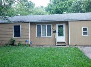 3 beds, 1 bath, $1,295