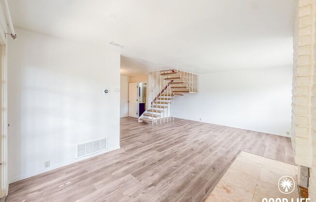 Bright 3B/2BA Condo in La Jolla with Spacious Kitchen and Dual Vanity Primary Bath