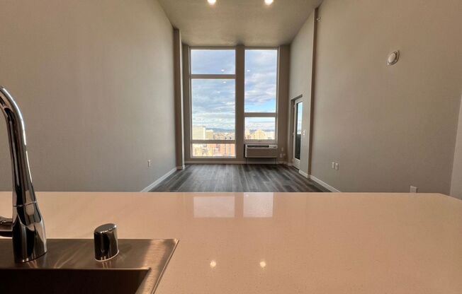 1 bed, 1 bath, 670 sqft, $2,100, Unit PH-1