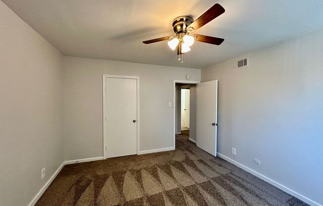 2 beds, 1 bath, $850, Unit MA9143
