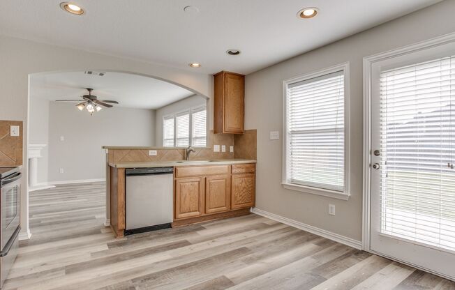 Great 4 Bedroom home with large fenced yard in Blackhawk !!