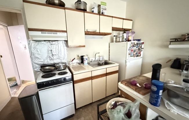 1124 COMMONWEALTH AVE