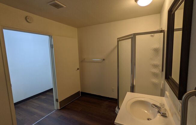 1 bed, 1 bath, 700 sqft, $1,375, Unit #13