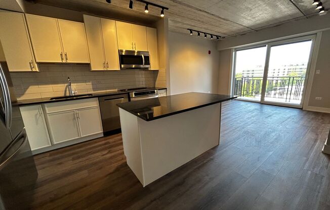 1 bed, 1 bath, 681 sqft, $2,600, Unit 952-709