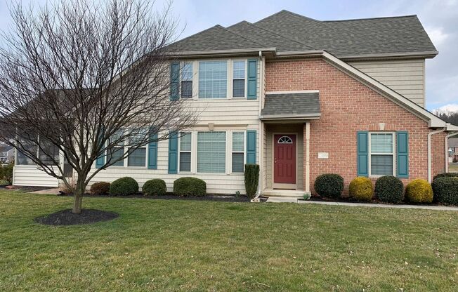 Large Luxury End Unit Townhome in Hempfield School District