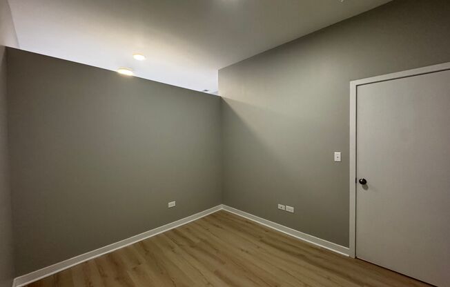 2 beds, 1 bath, $1,950, Unit 4007 #C