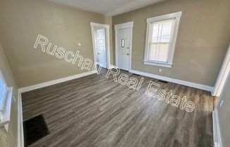 3 beds, 1 bath, $995