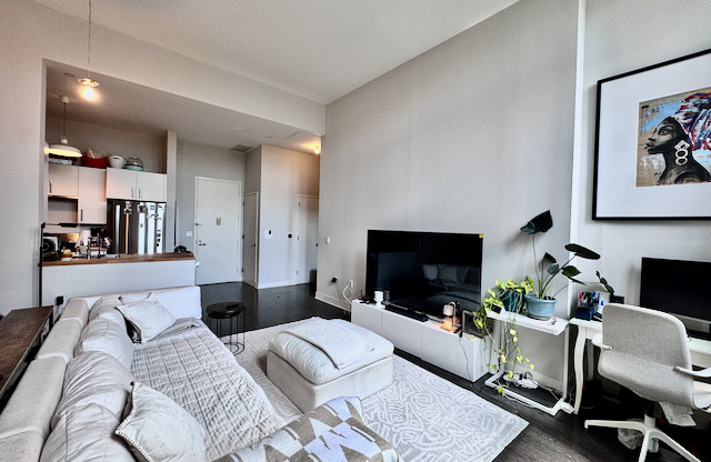 220 W 148 ST