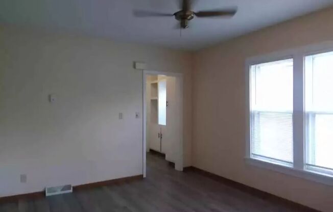 3 beds, 1 bath, $1,200