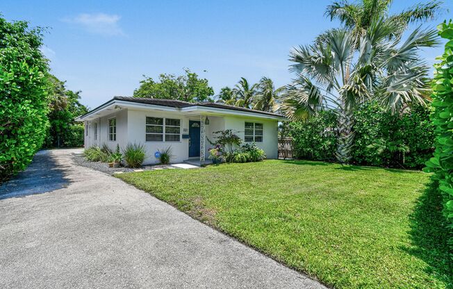 Now Leasing - a beautifully maintained 2-bedroom, 1-bath single-family home nestled in the highly sought-after South End neighborhood of West Palm Beach.
