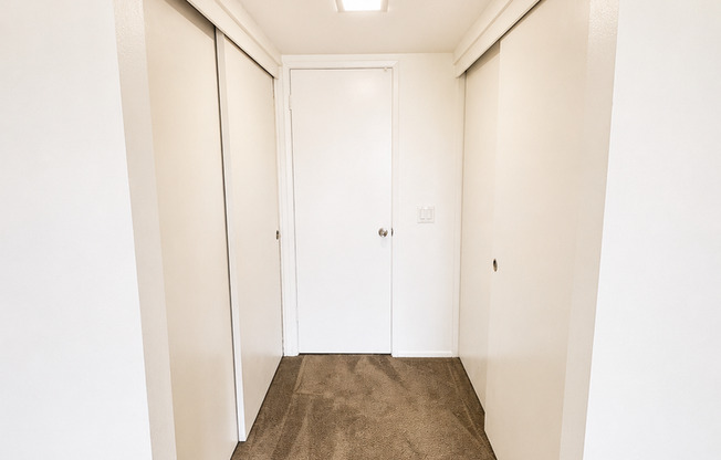 1 bed, 1 bath, 653 sqft, $2,045, Unit 45
