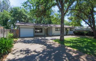 Spacious Home Near Mistletoe Elementary School