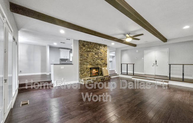 9033 Flicker Ln