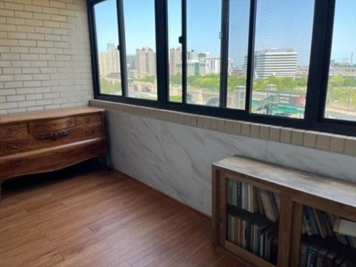 1 bed, 1 bath, 1,000 sqft, $3,100, Unit 8