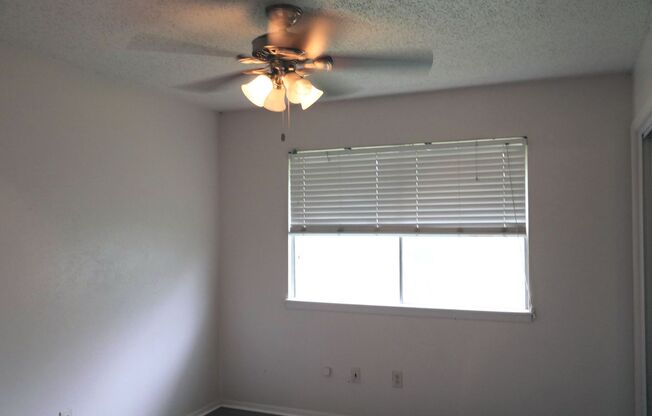 3 beds, 1 bath, 1,196 sqft, $1,499