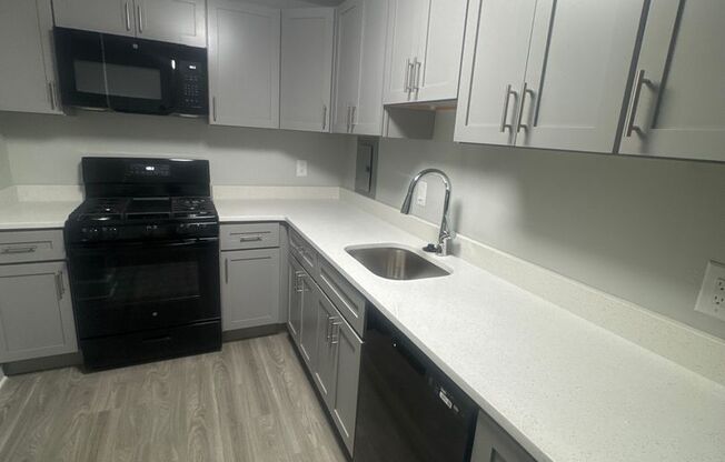 3 beds, 2 baths, 1,300 sqft, $2,550, Unit 3351 #002