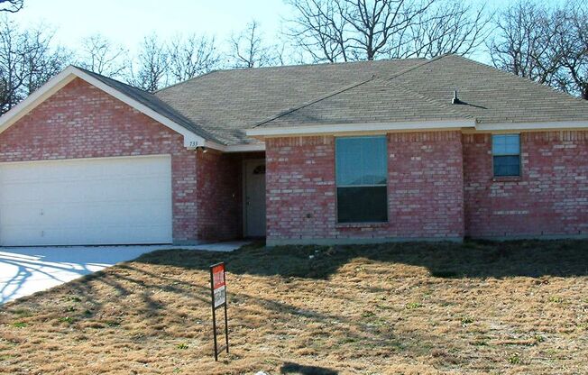 Brick 3 bedroom 2 bath 2 car garage Close to Shopping and Schools