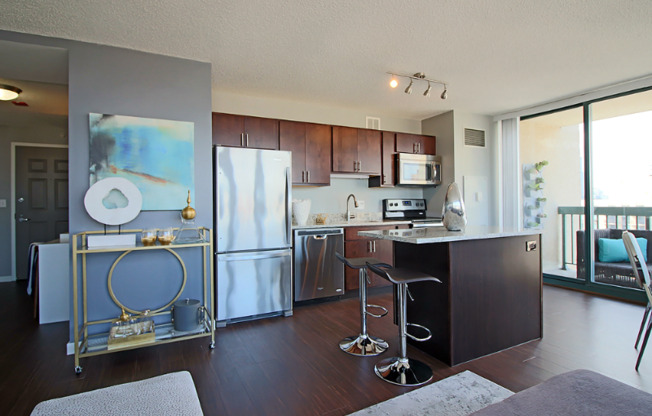 75 W SUPERIOR ST