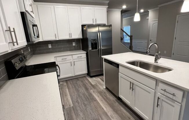 !!!WARNING: AVOID SCAMS CONFIRM RENTAL AT 770-822-6040!!! Now Ready!!! Recently Built Town Home!