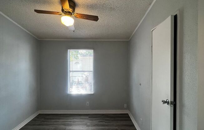 3 beds, 2 baths, $1,075, Unit Space 336