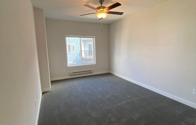 2 beds, 2.5 baths, $2,195, Unit 4958-316